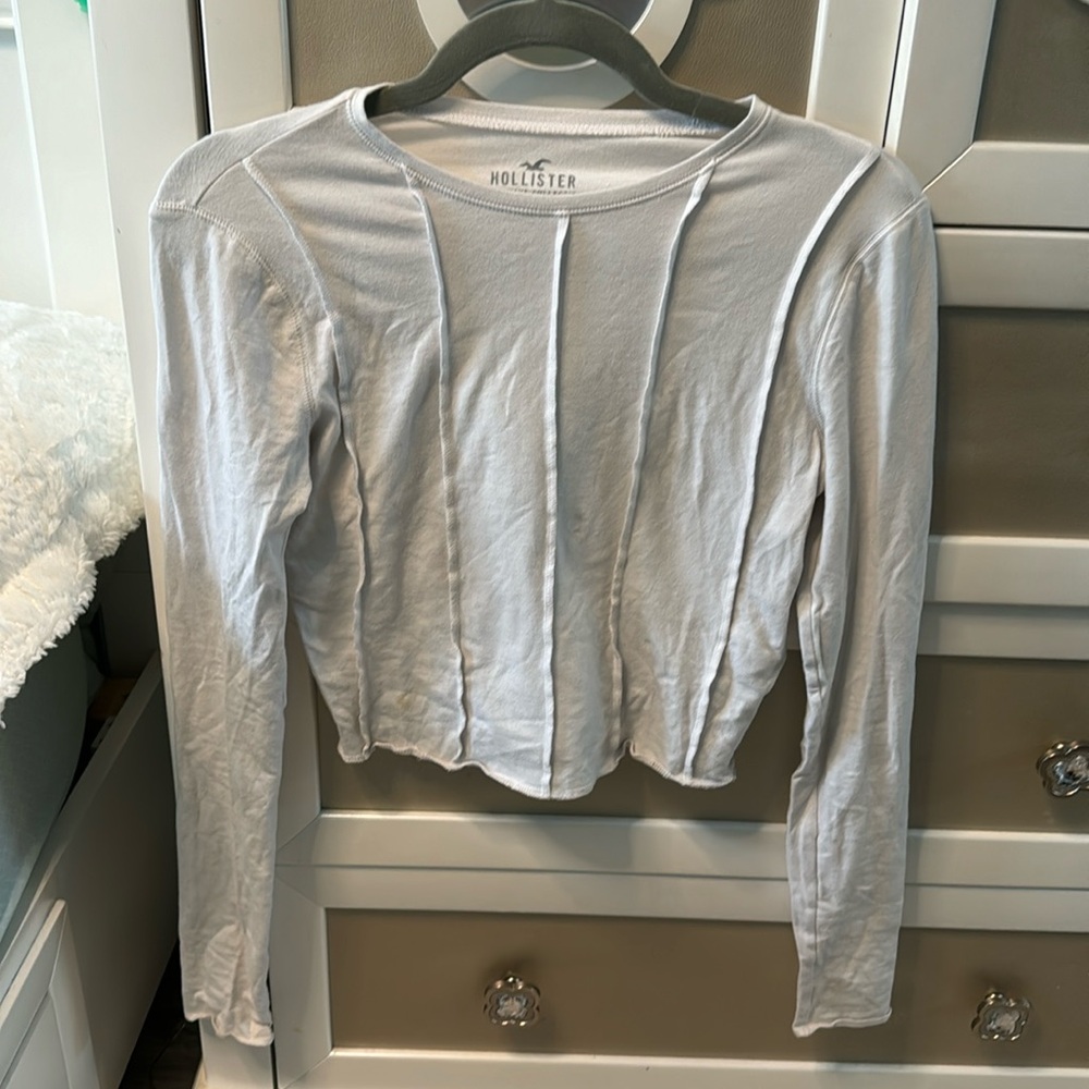 Hollister cropped long sleeve white shirt